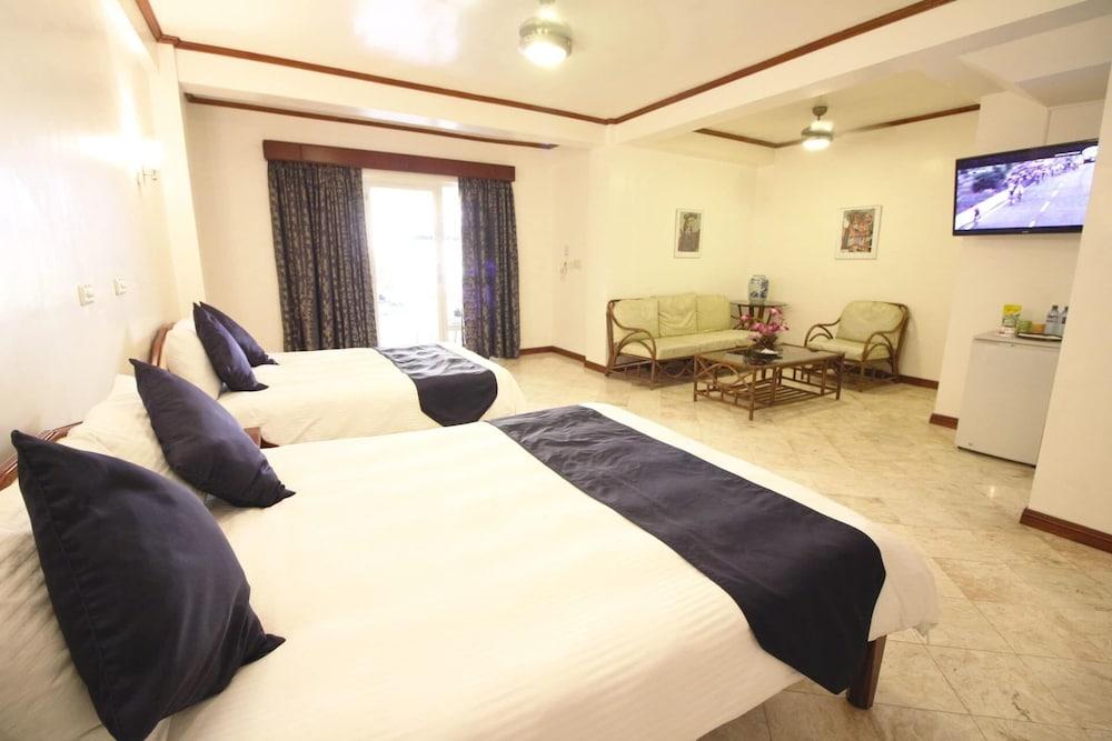 Mermaid Resort Puerto Galera Exterior photo